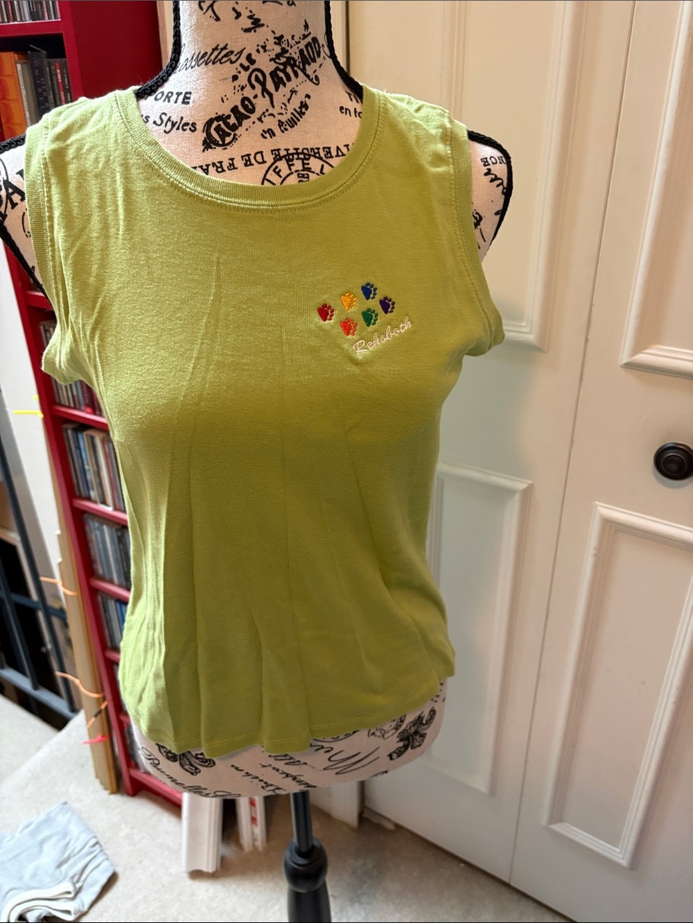 ITEM NO. 86: Rehoboth Beach Embroidered Green Sleeveless Tank Top. Size: small.